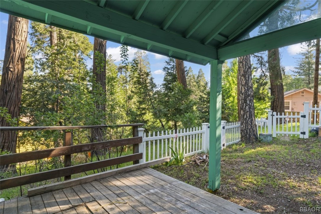 623 Highway 138 Crestline, CA 92325 - Photo 20 of 24 a view of a balcony with wooden floor