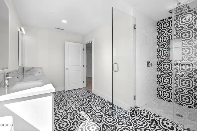 $6,950 | 4333 Portola Avenue, Los Angeles, CA 90032