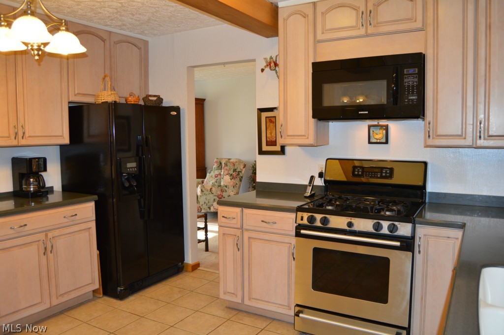 9042 Peck Road Ravenna, OH 44266 - Photo 9 of 25 Gallery Image 9