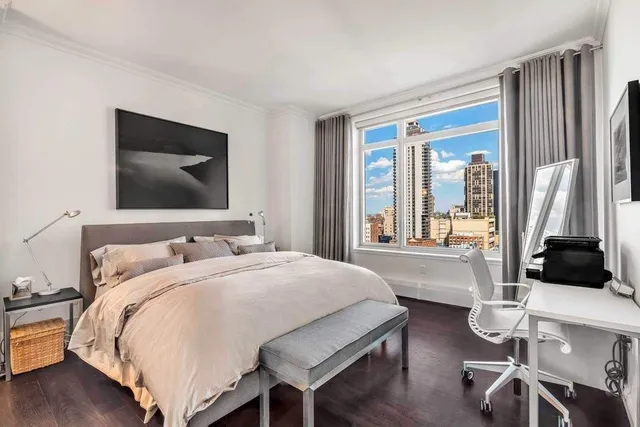 $2,695,000 | 205 East 59th Street, Unit 17C | Lenox Hill