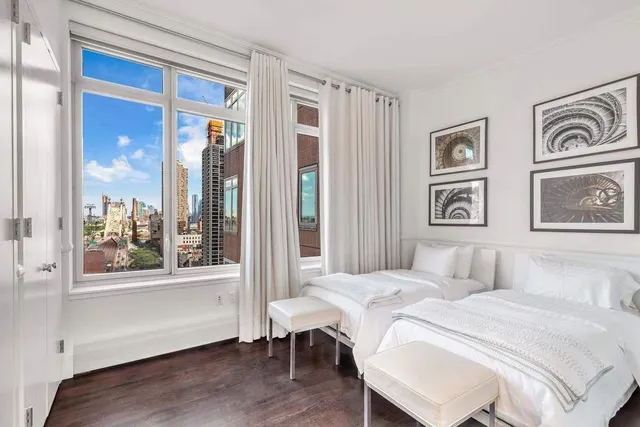 $2,695,000 | 205 East 59th Street, Unit 17C | Lenox Hill
