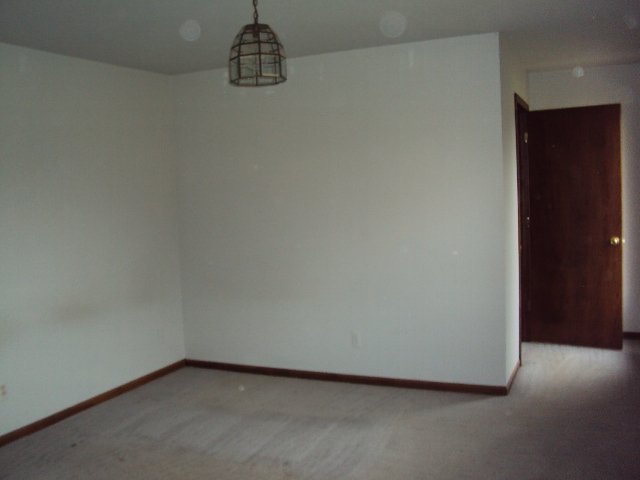 19409 Irwin Road Armada, MI 48005 - Photo 7 of 14 31034878-6.JPG