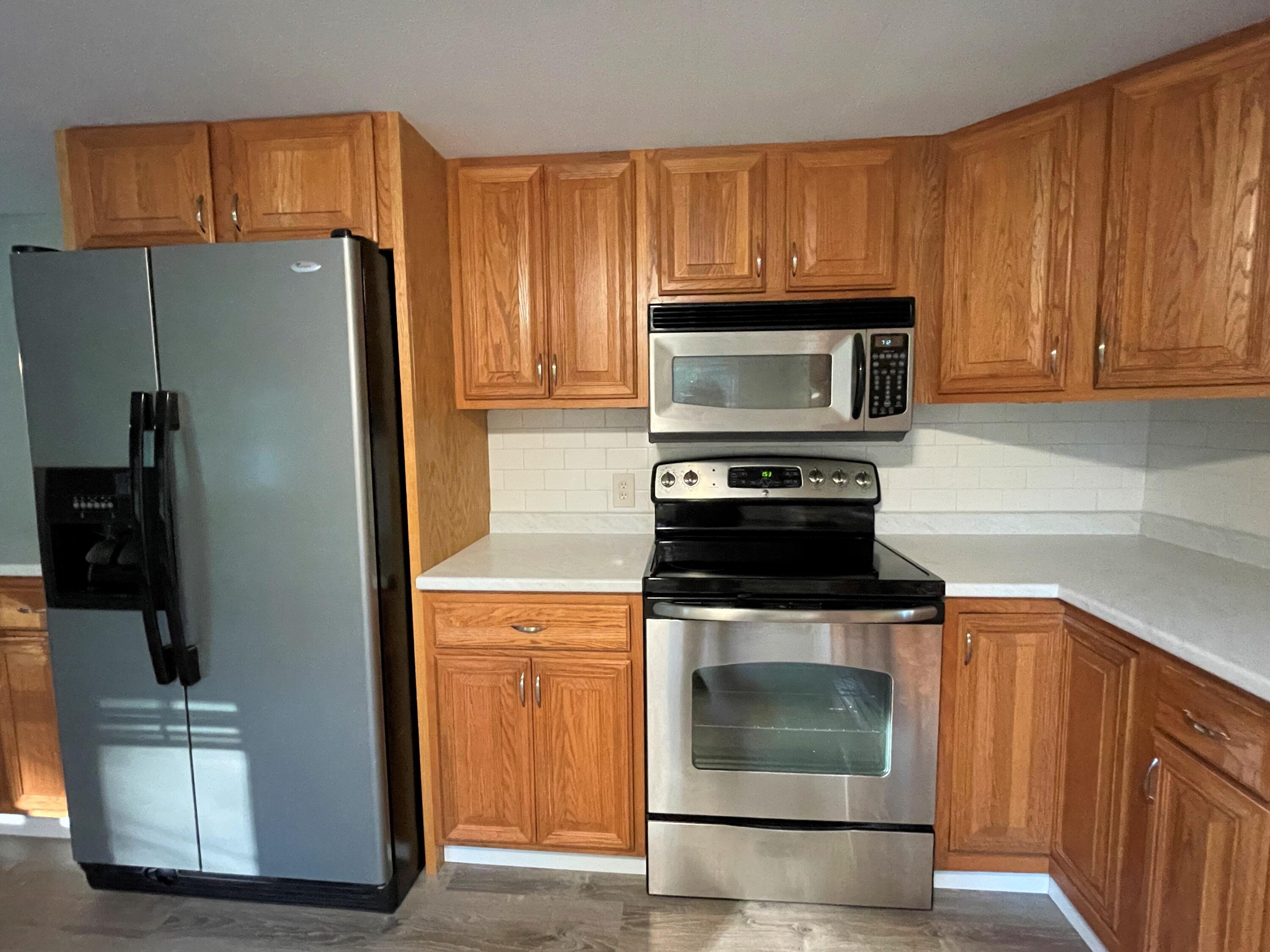 68 Blueberry Road Waterboro, ME 04087 - Photo 8 of 18 Tiled back splash