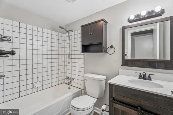 $2,300 | 400 Glendale Road, Unit D44, Havertown, PA 19083