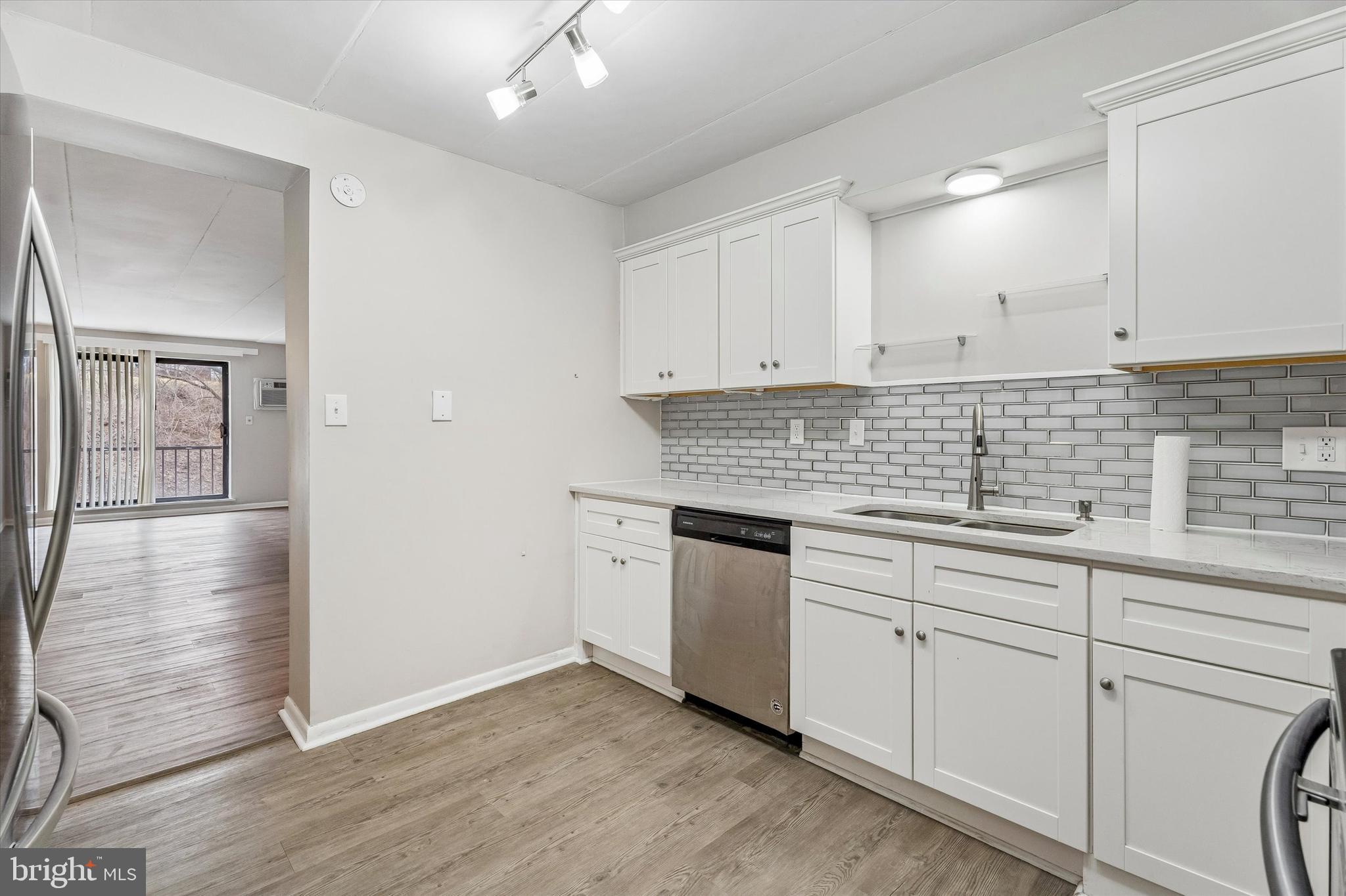 400 Glendale Road, Unit D44 Havertown, PA 19083 - Photo 3 of 24