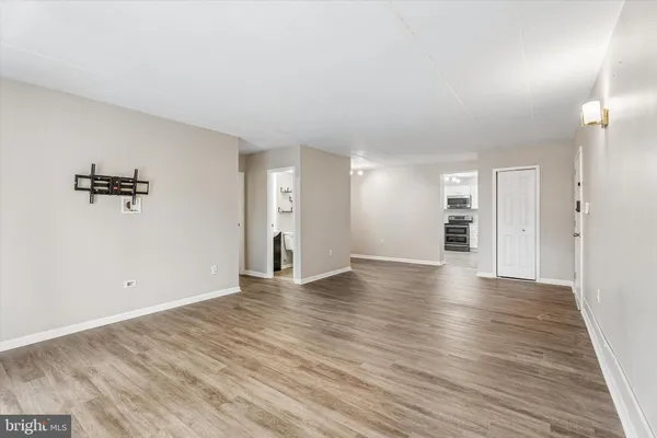 $2,300 | 400 Glendale Road, Unit D44, Havertown, PA 19083