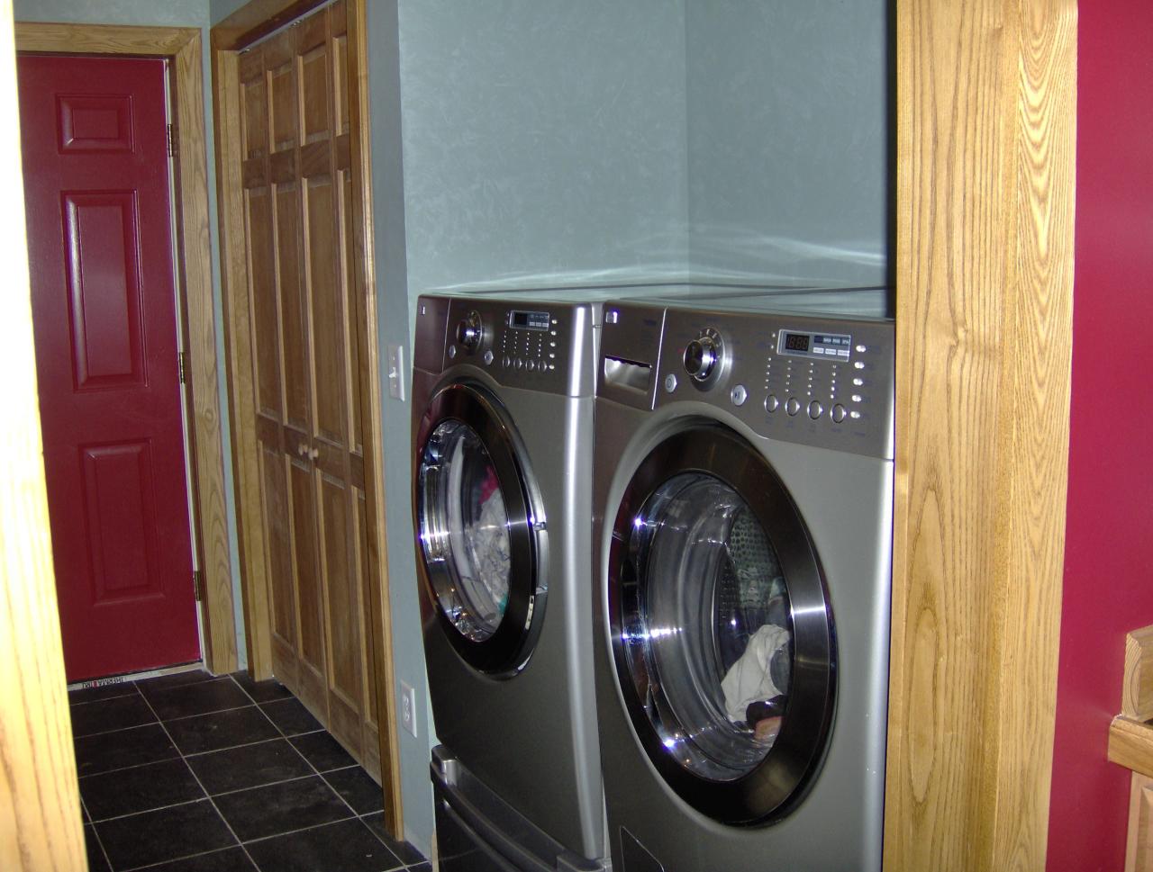 998 Williamsburg Road Ashfield, MA 01330 - Photo 11 of 46 a close up view of a washer and dryer