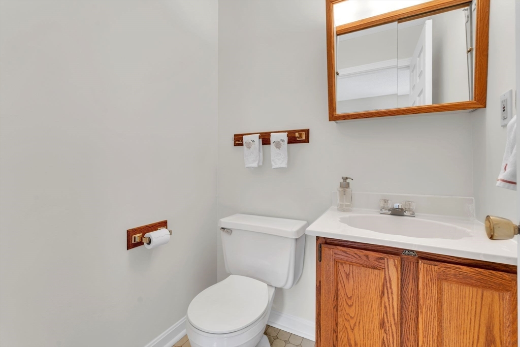 70 Castlegate Drive, Unit 70 Springfield, MA 01129 - Photo 15 of 25 Gallery Image 15
