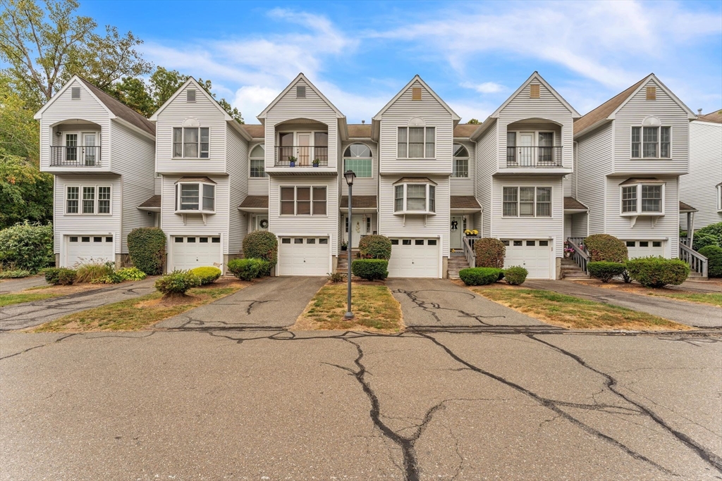 70 Castlegate Drive, Unit 70 Springfield, MA 01129 - Photo 5 of 25 Gallery Image 5