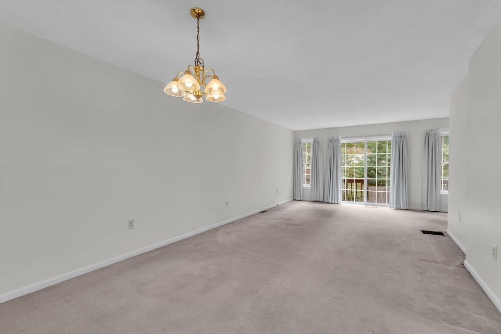 70 Castlegate Drive, Unit 70 Springfield, MA 01129 - Photo 7 of 25 Gallery Image 7