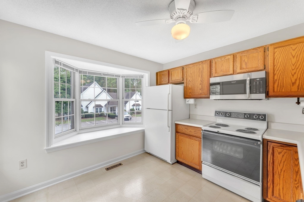 70 Castlegate Drive, Unit 70 Springfield, MA 01129 - Photo 10 of 25 Gallery Image 10