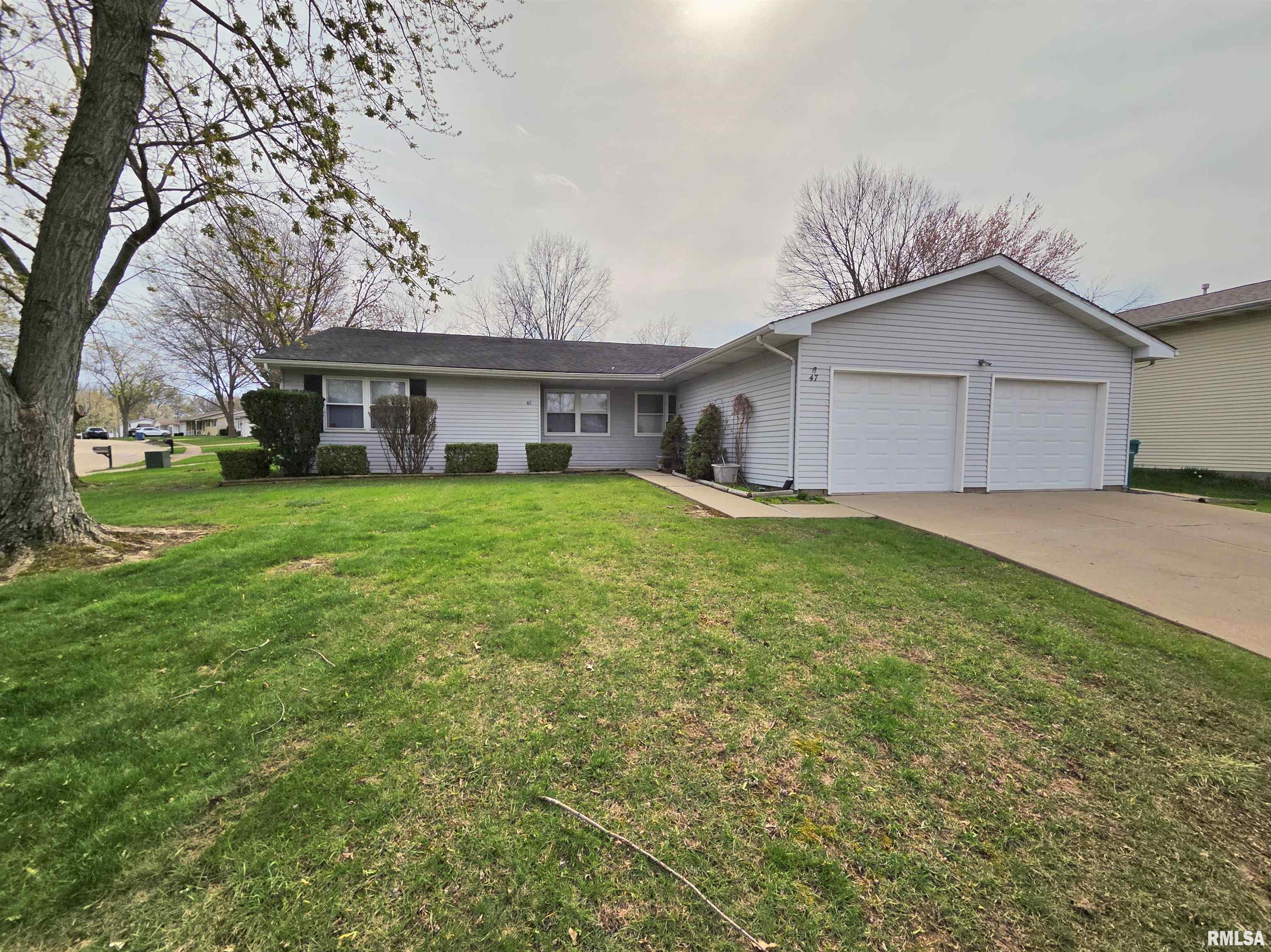 45-47 Holiday Road Springfield, IL 62702 - Photo 1 of 8