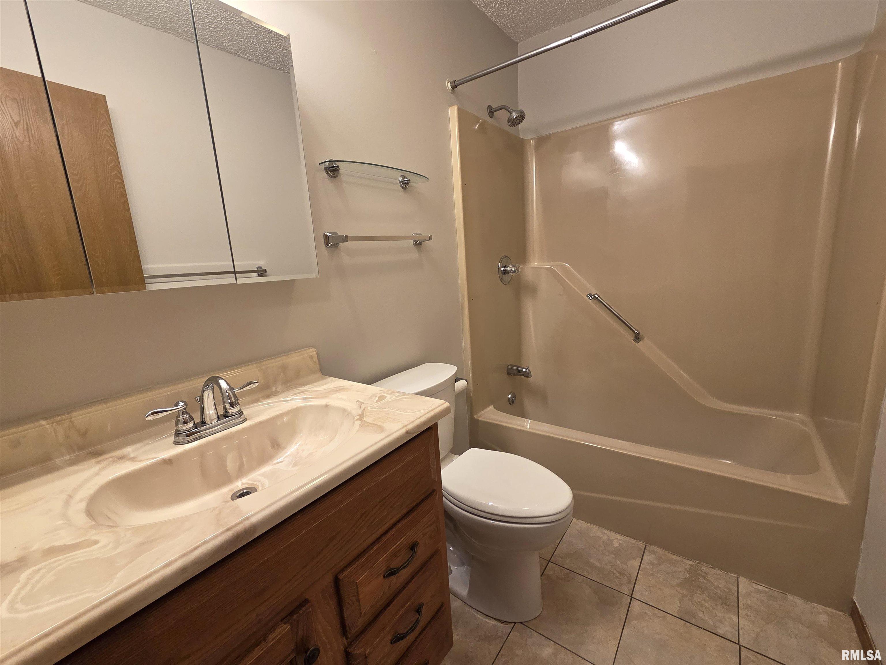 45-47 Holiday Road Springfield, IL 62702 - Photo 7 of 8