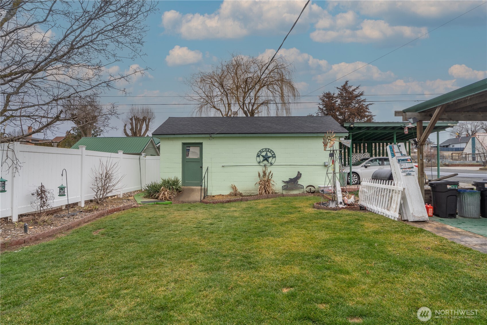 102 West 3rd Street Lind, WA 99341 - Photo 8 of 27 a view of a house with backyard and sitting area