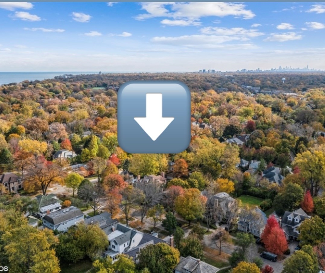 594 Willow Road Winnetka, IL 60093 - Photo 5 of 41 an aerial view of a house