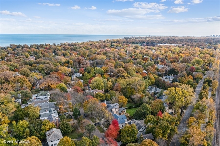 594 Willow Road Winnetka, IL 60093 - Photo 6 of 41