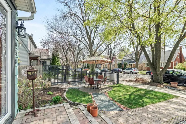 $525,000 | 838 West Lakeside Street, Madison, WI 53715