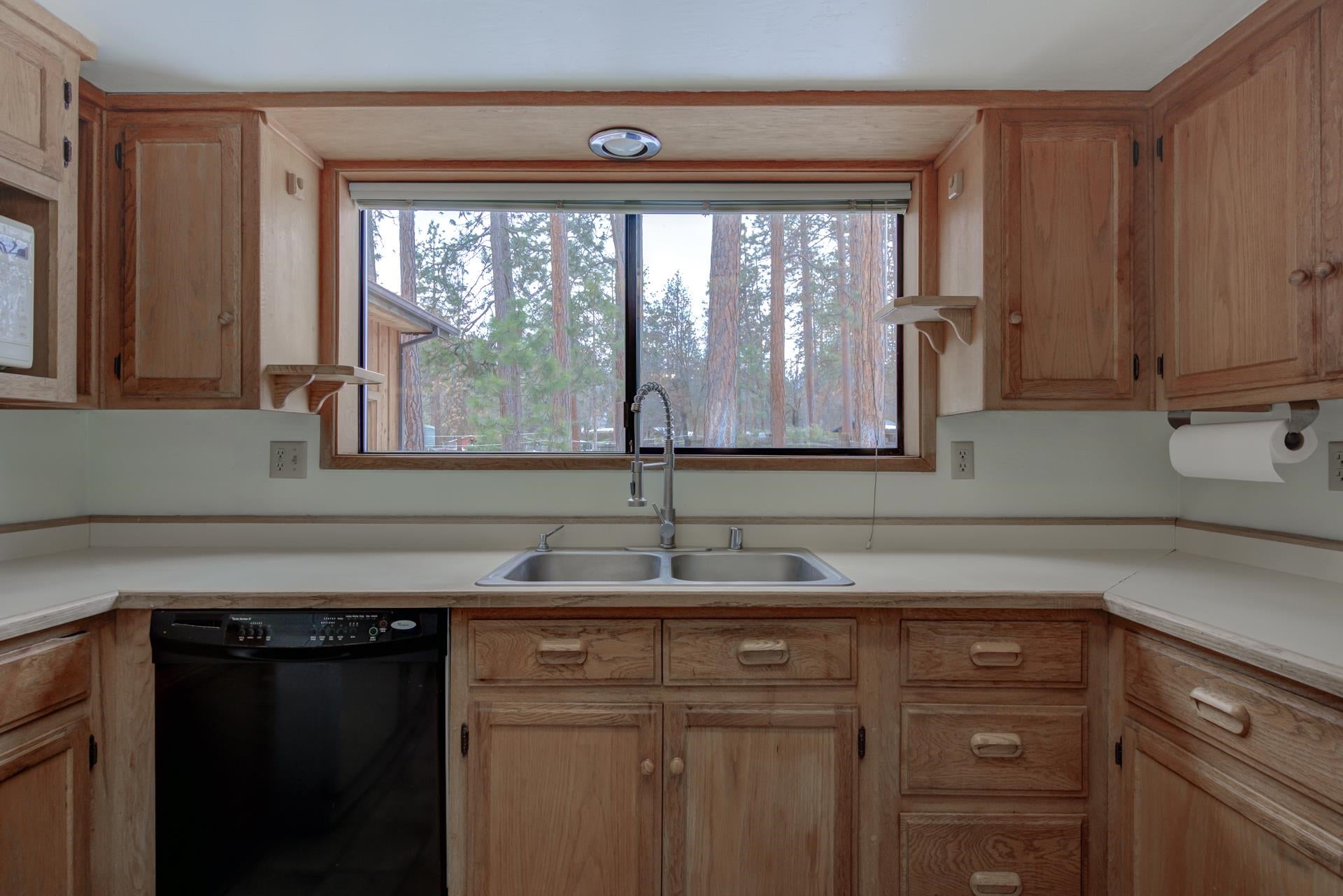 237 Hammond Road Yreka, CA 96097 - Photo 14 of 42 Gallery Image 14
