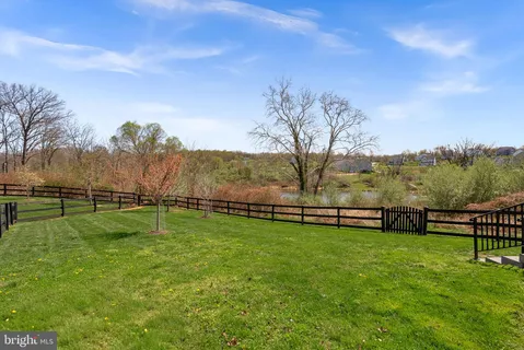 $1,150,000 | 35829 Peninsula Court, Round Hill, VA 20141