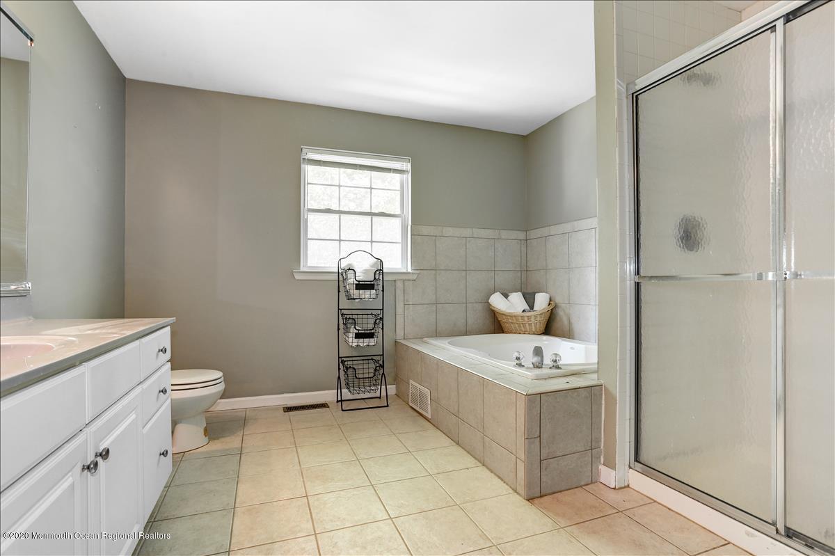 36 Mandalay Road Brick, NJ 08723 - Photo 29 of 41 master bath