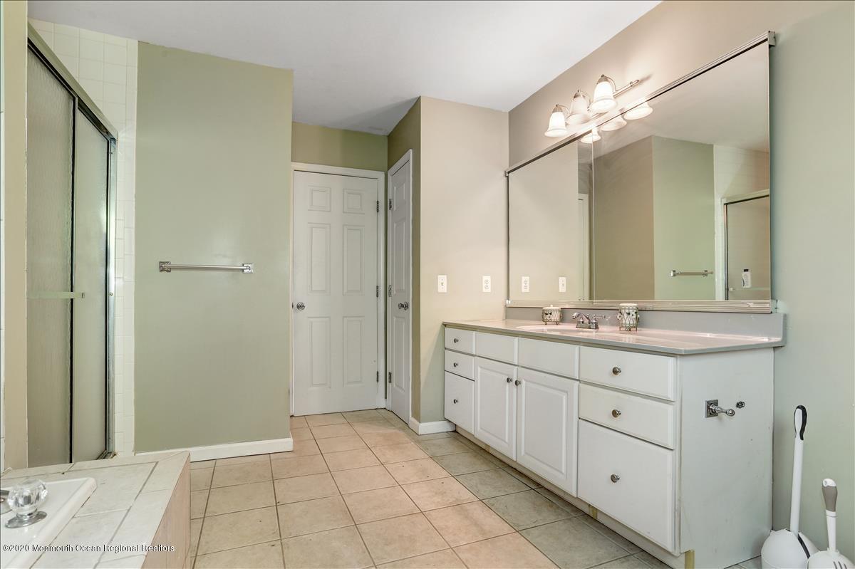 36 Mandalay Road Brick, NJ 08723 - Photo 30 of 41 master vanity