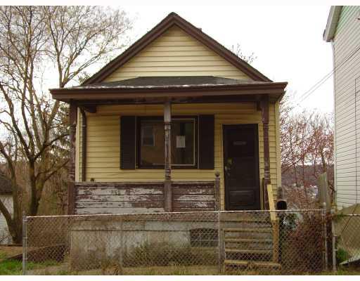 851 Railroad Street McKees Rocks, PA 15136 - Photo 1 of 1 Exterior Front.