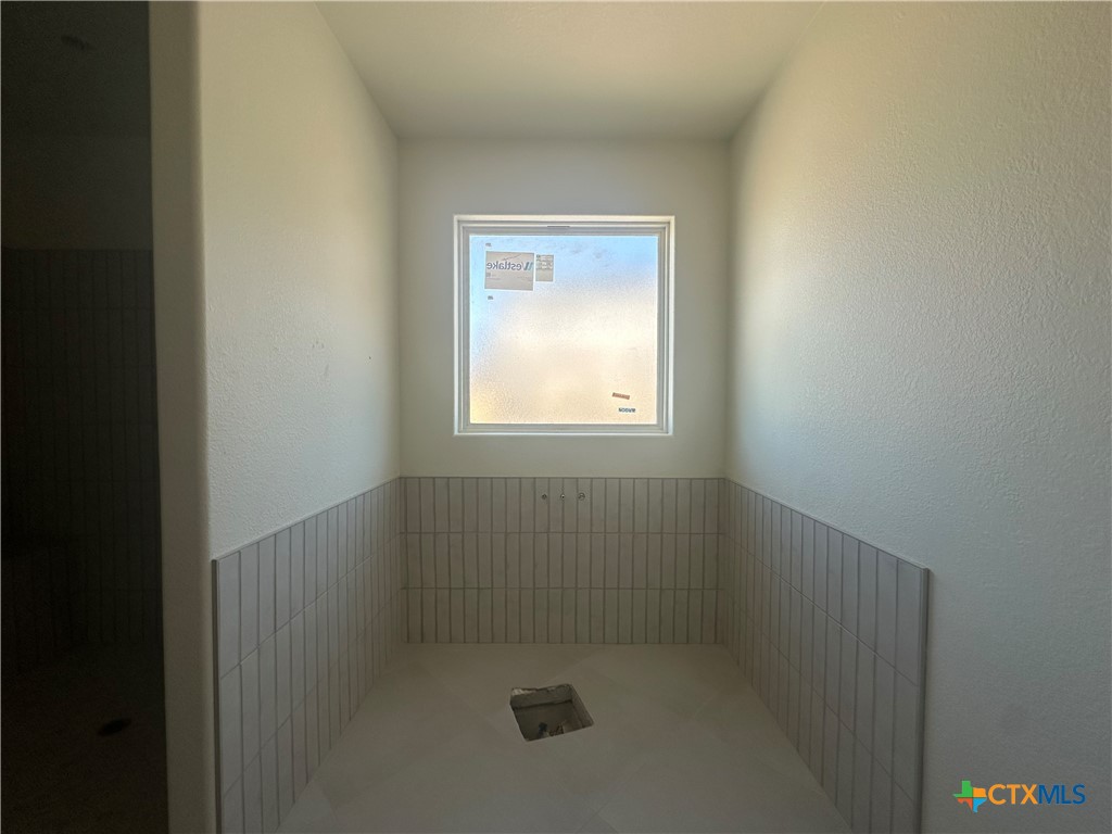 7063 Troyan Lane Temple, TX 76502 - Photo 19 of 28 a bathroom with a window