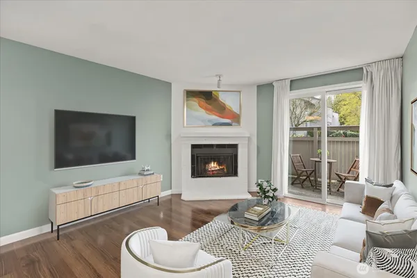 $369,950 | 14200 Northeast 171st Street, Unit E104, Woodinville, WA 98072