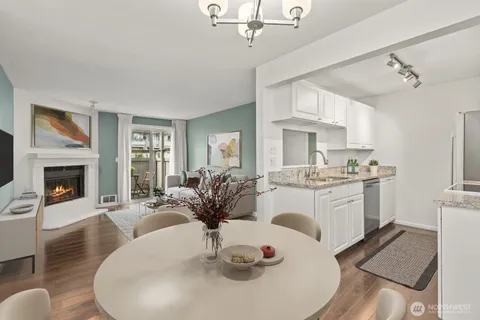$369,950 | 14200 Northeast 171st Street, Unit E104, Woodinville, WA 98072