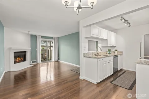 $369,950 | 14200 Northeast 171st Street, Unit E104, Woodinville, WA 98072