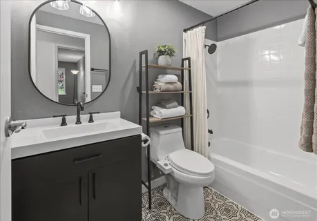 $369,950 | 14200 Northeast 171st Street, Unit E104, Woodinville, WA 98072