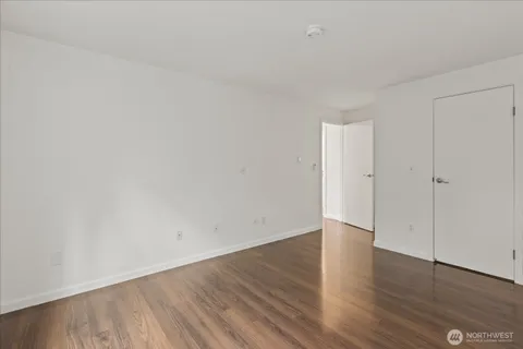 $369,950 | 14200 Northeast 171st Street, Unit E104, Woodinville, WA 98072