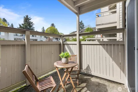 $369,950 | 14200 Northeast 171st Street, Unit E104, Woodinville, WA 98072