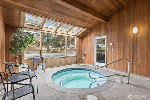 $369,950 | 14200 Northeast 171st Street, Unit E104, Woodinville, WA 98072