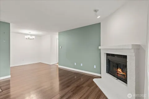 $369,950 | 14200 Northeast 171st Street, Unit E104, Woodinville, WA 98072