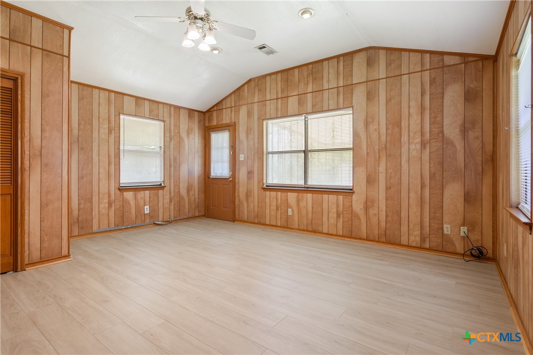 905 South 40th Street Temple, TX 76501 - Photo 8 of 29