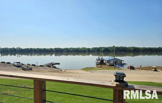 $149,900 | 160 Front Street, Elizabethtown, IL 62931