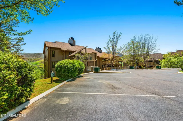 $209,900 | 3710 Weber Road, Unit A202, Gatlinburg, TN 37738