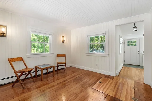 $2,900 | 498 Beechwood Street, Cohasset, MA 02025