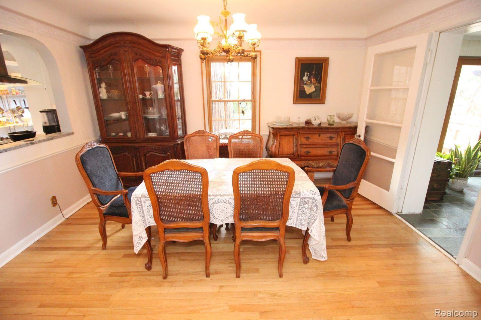 1747 Severn Road Grosse Pointe, MI 48236 - Photo 14 of 55 Gallery Image 14
