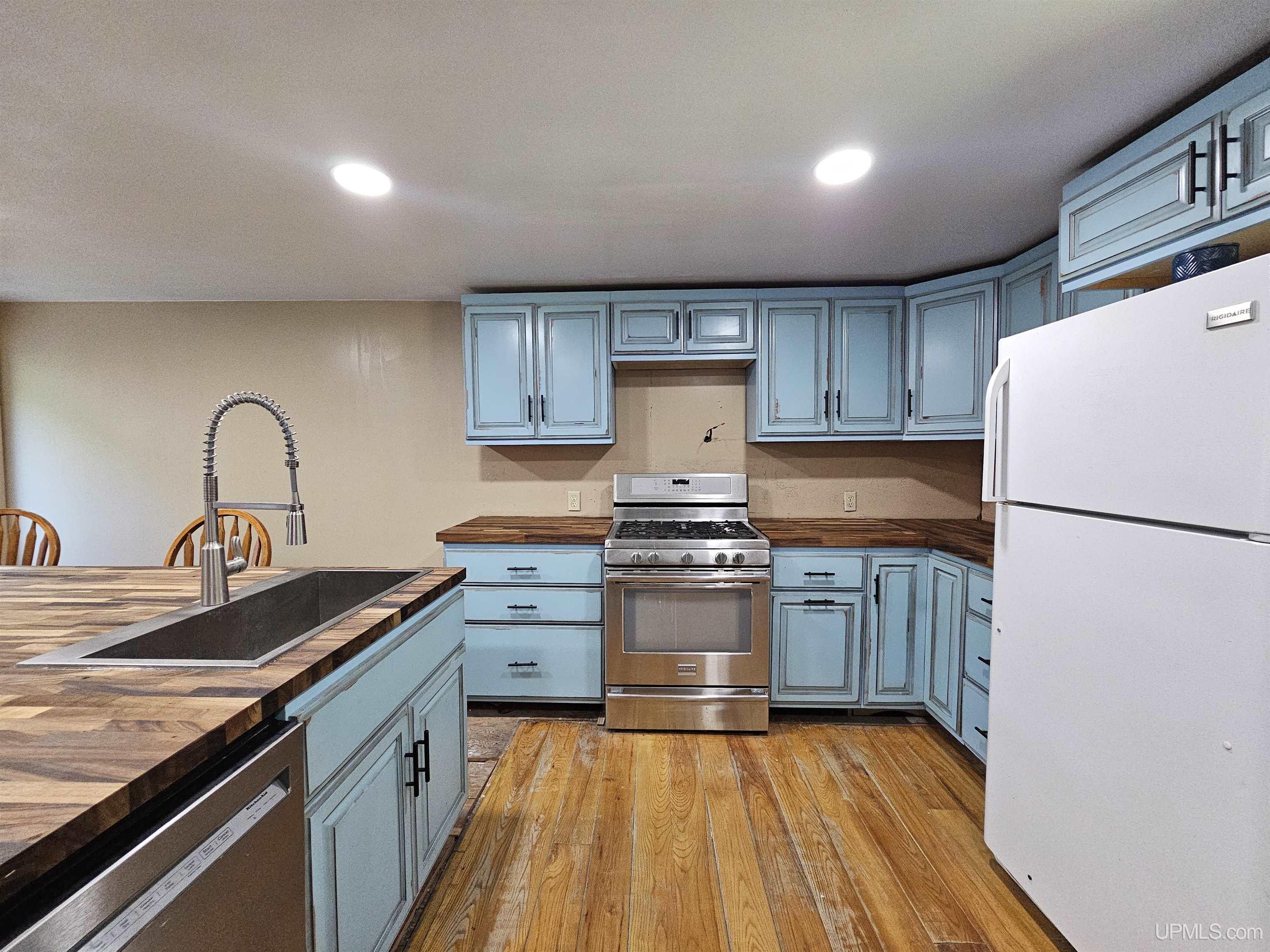 820 Ash Road Manistique, MI 49854 - Photo 8 of 70 Gallery Image 8