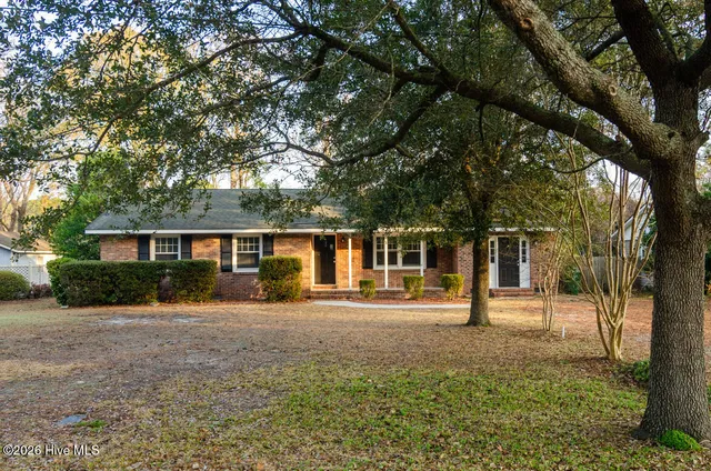 $2,200 | 3817 Ashley Circle, Wilmington, NC 28403