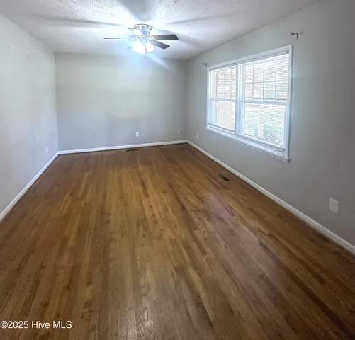 $2,300 | 3817 Ashley Circle, Wilmington, NC 28403