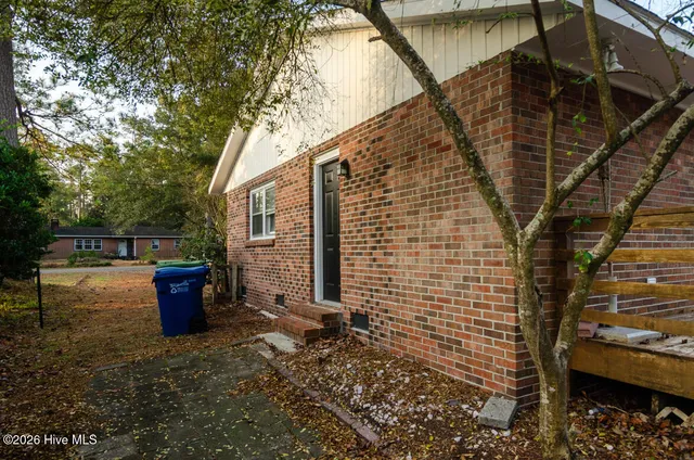 $2,200 | 3817 Ashley Circle, Wilmington, NC 28403