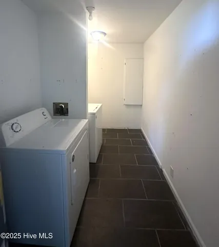 $2,300 | 3817 Ashley Circle, Wilmington, NC 28403