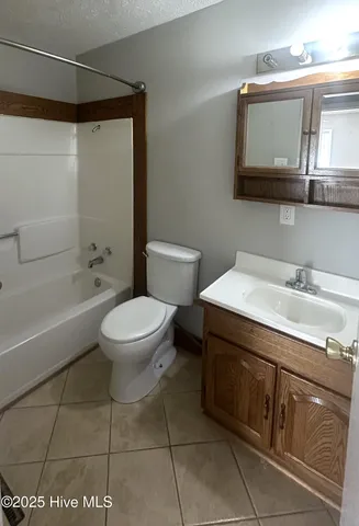 $2,300 | 3817 Ashley Circle, Wilmington, NC 28403