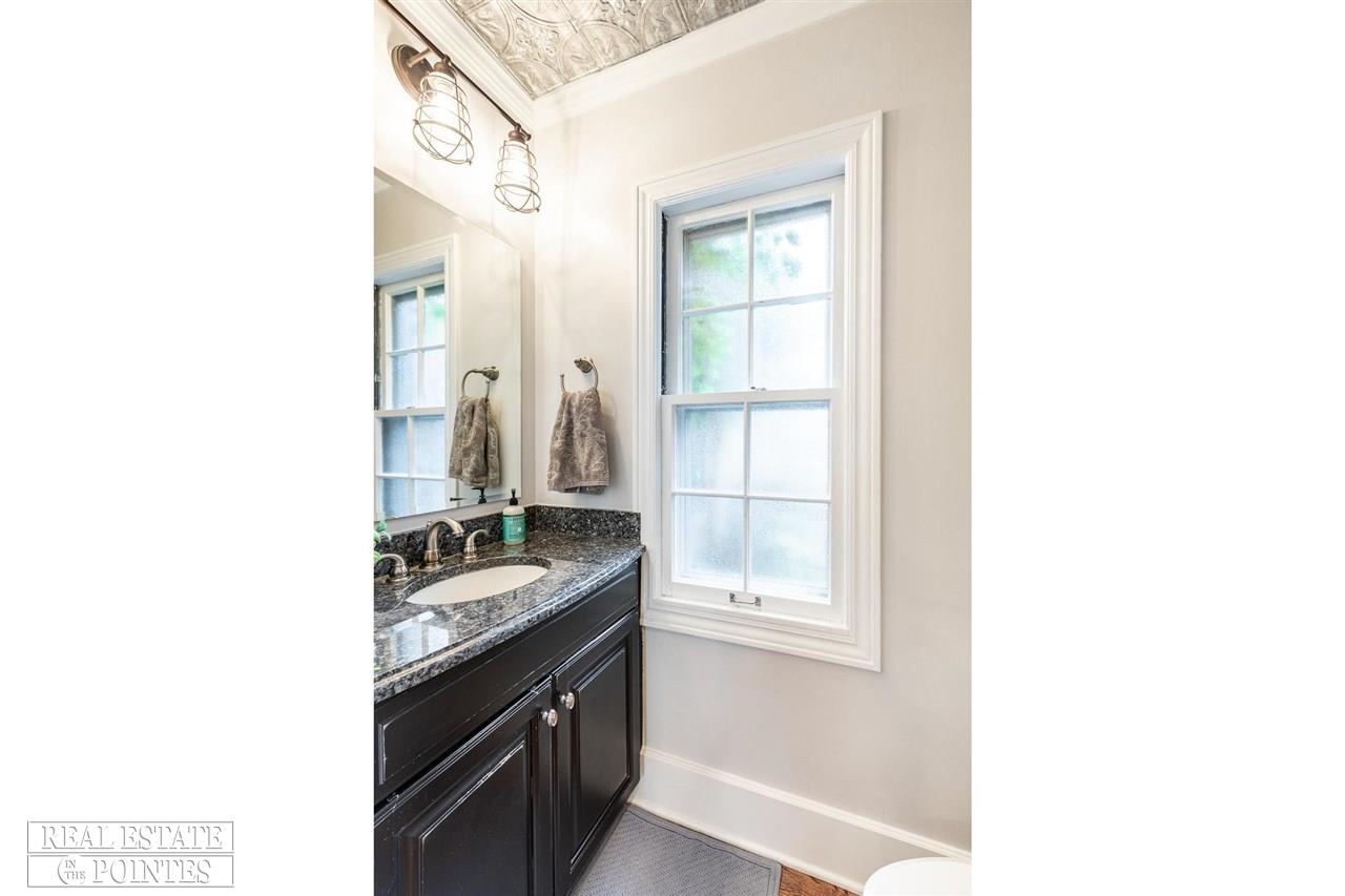1031 Harvard Road Grosse Pointe Park, MI 48230 - Photo 18 of 42