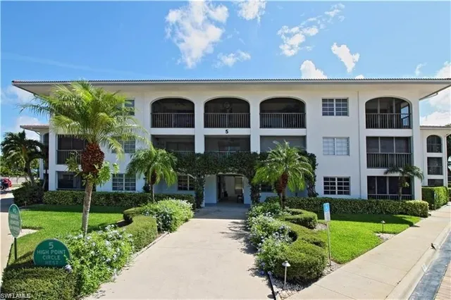 $410,000 | 5 High Point Circle West, Unit 212, Naples, FL 34103