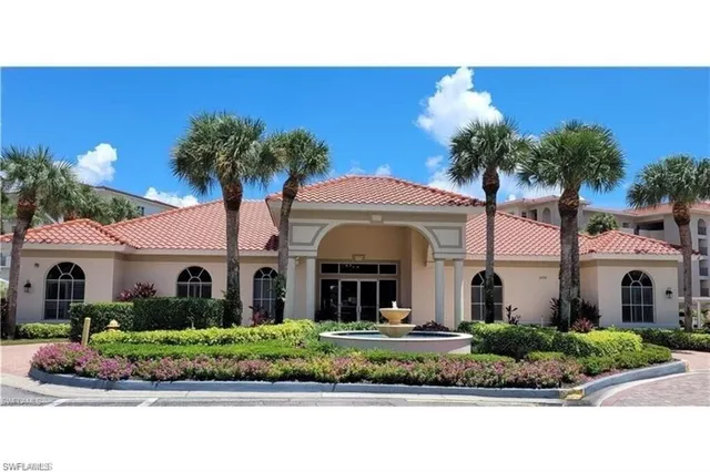 $410,000 | 5 High Point Circle West, Unit 212, Naples, FL 34103