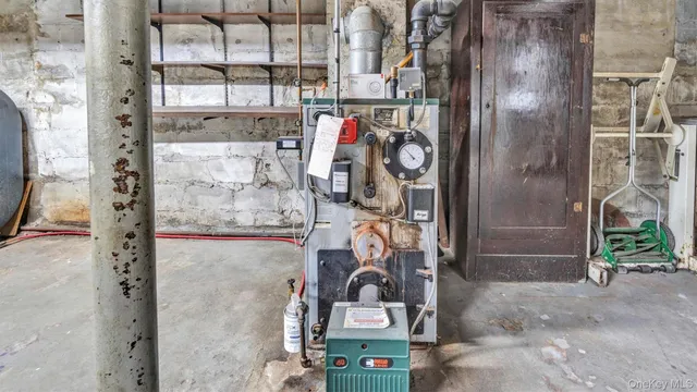 $899,000 | 3 Walnut Place, Great Neck, NY 11021